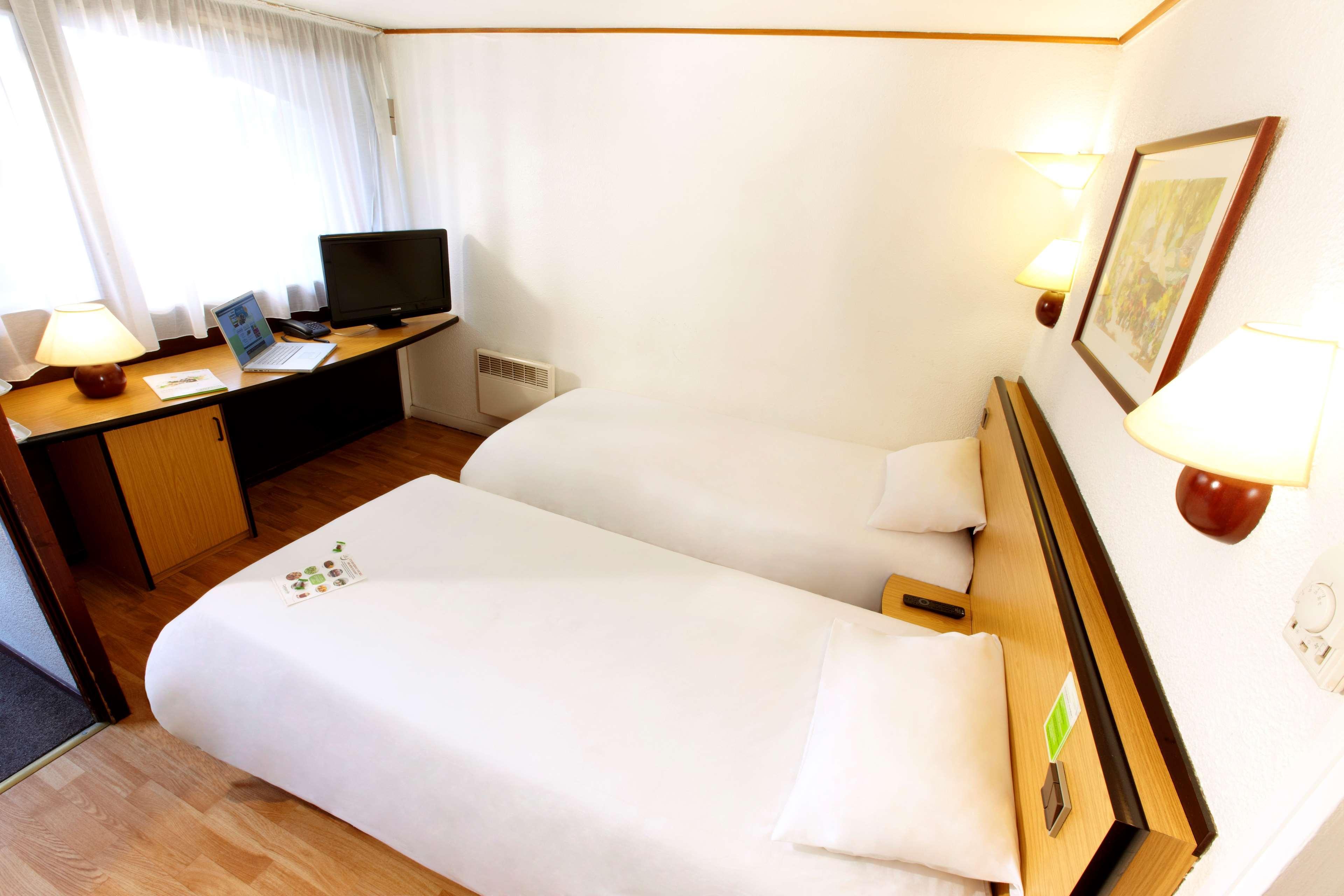 Hotel Campanile Saint-Avold Exterior foto